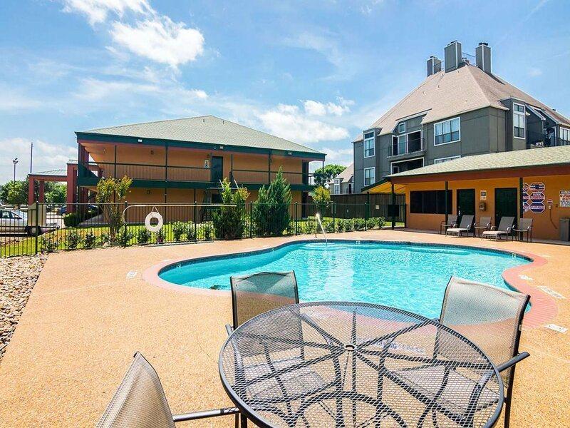 Hotel Quality & - East Dallas Garland
