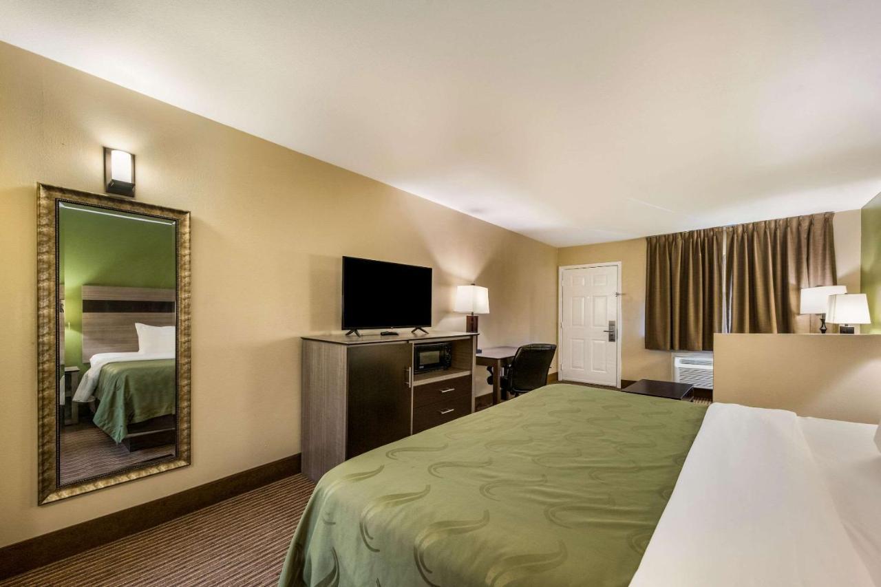 Hotel Quality & - East Dallas 2*