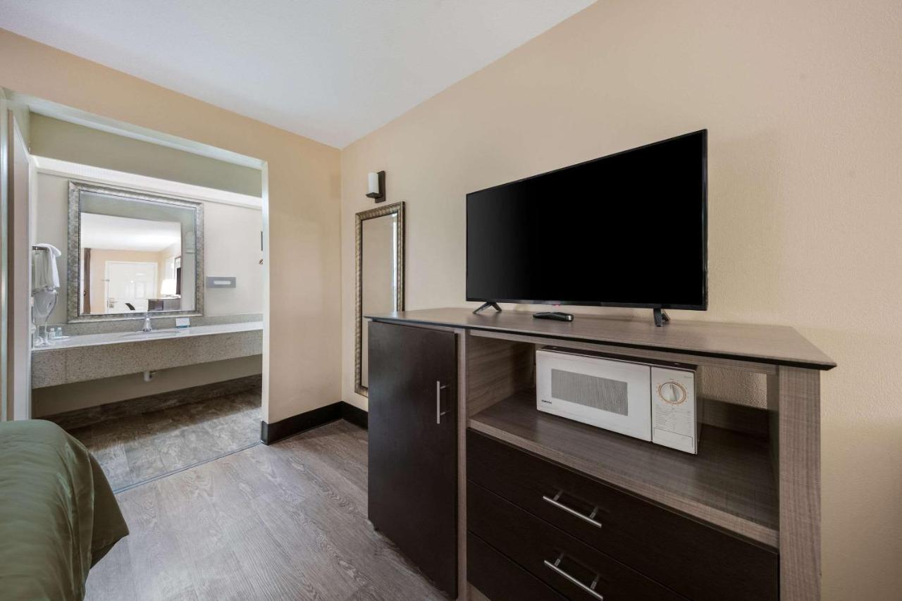 Quality & - East Dallas Hotel Garland