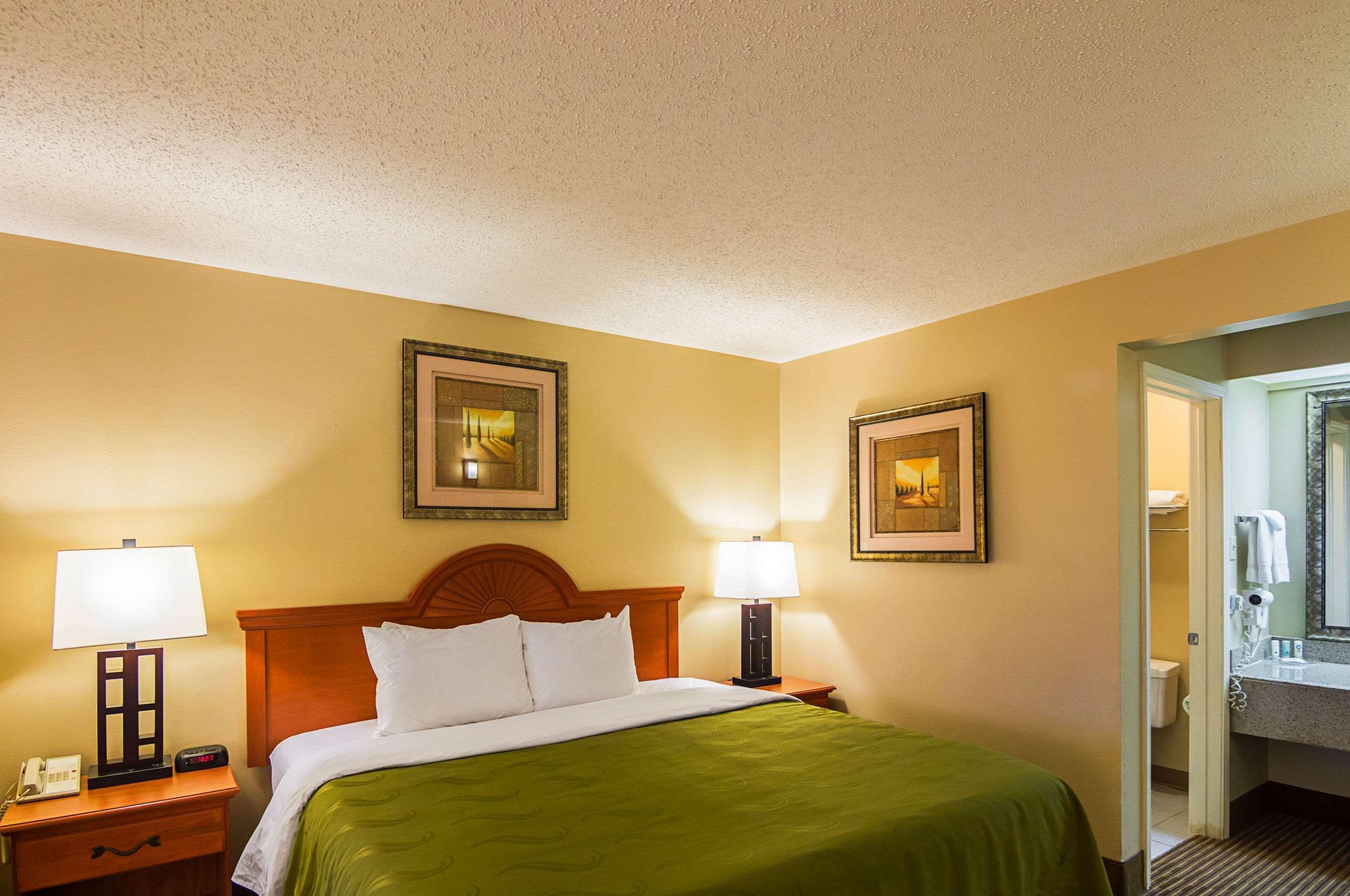 Hotel Quality & - East Dallas 2*