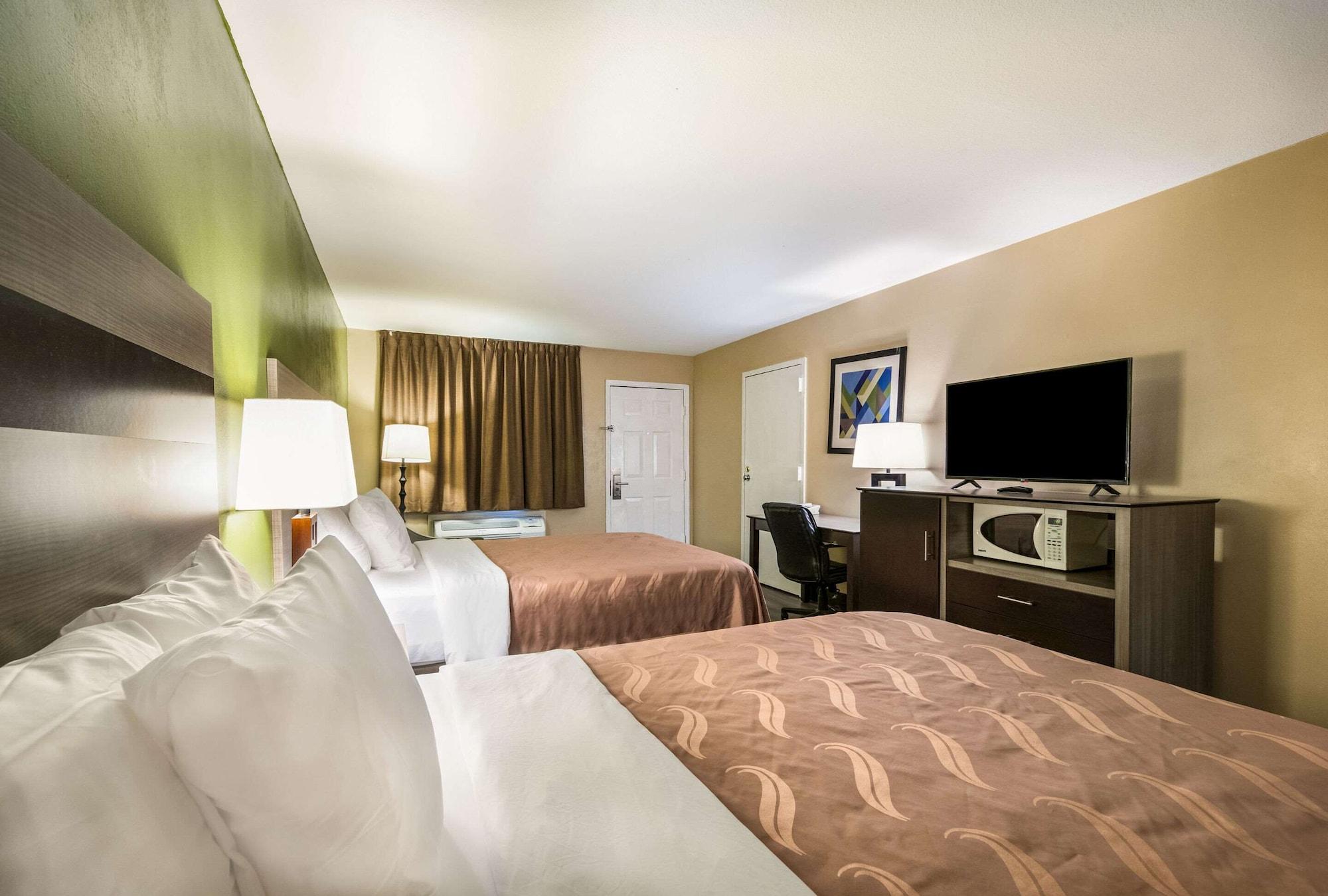 Quality & - East Dallas Hotel