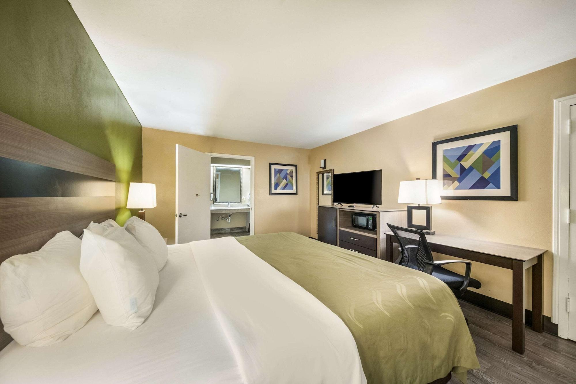Hotel Quality & - East Dallas 2*