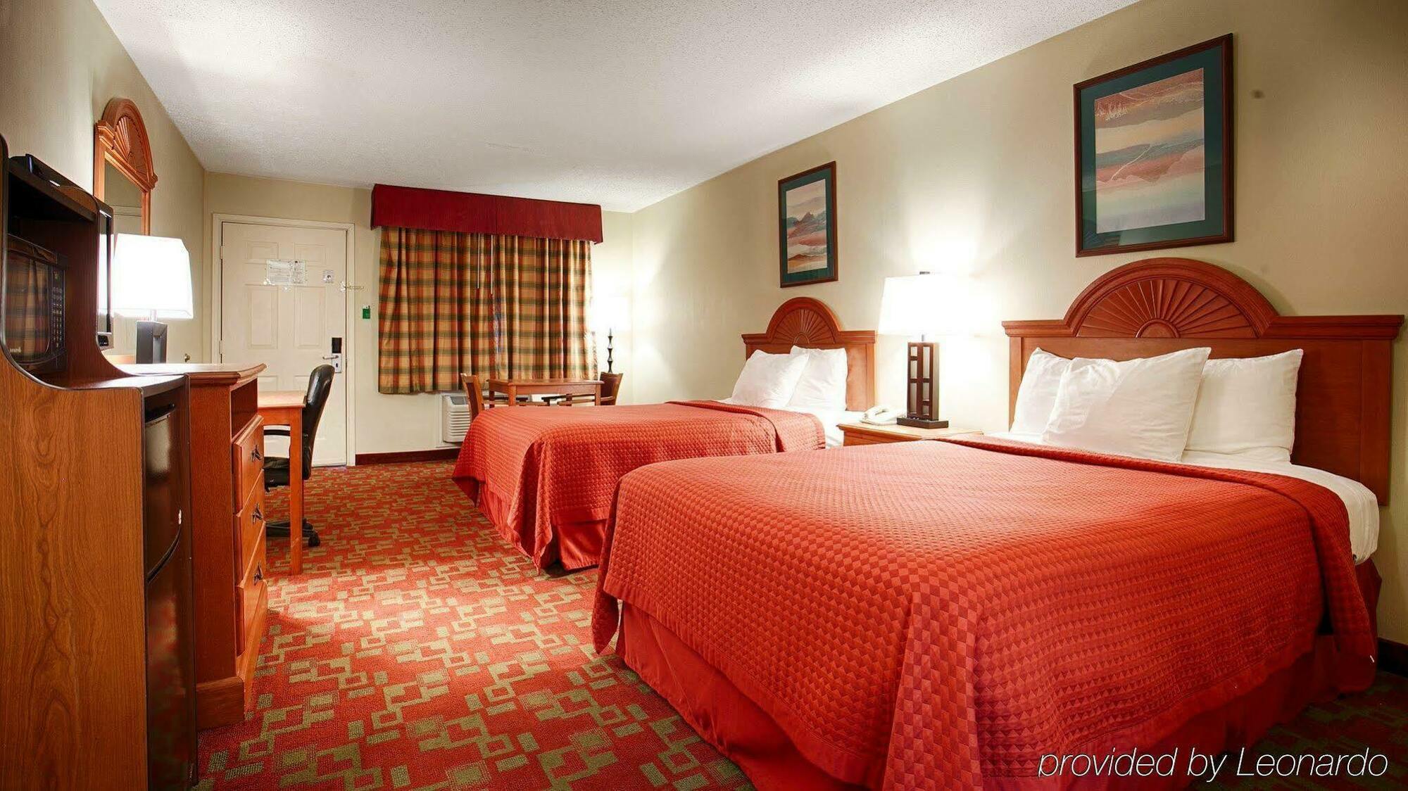 Quality & - East Dallas Hotel 2*